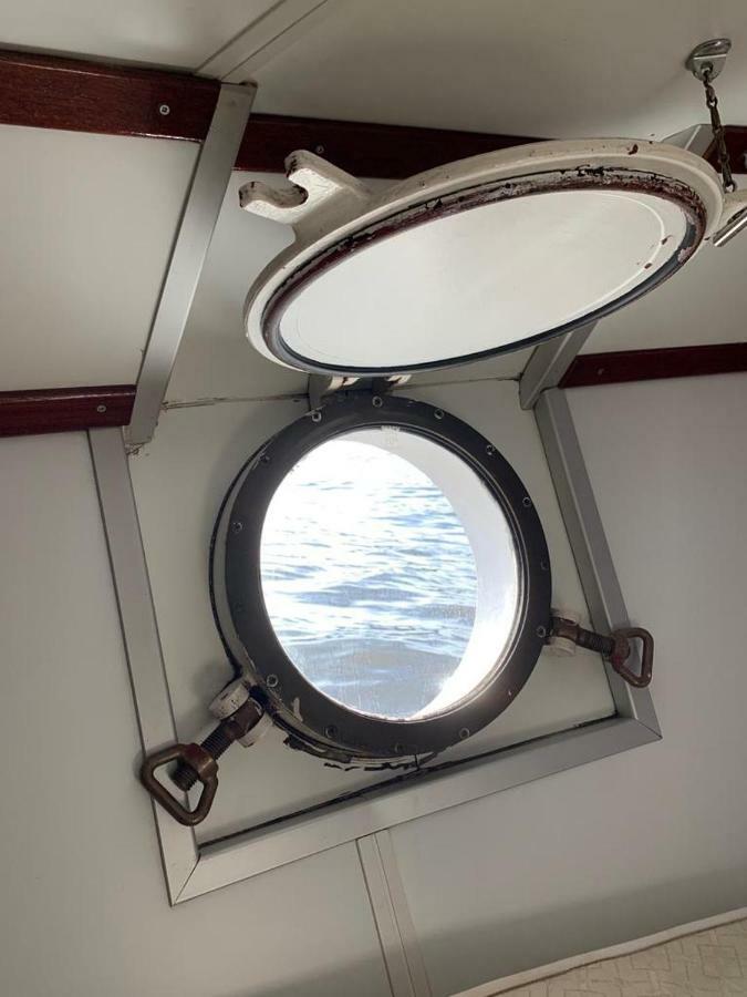 Segelschiff J.R. Tolkien Hotel Hamburg-Harburg Buitenkant foto